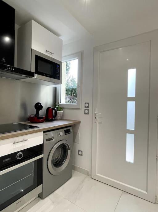 Appartement Cosy Et Moderne Proche De Disneyland Bussy-Saint-Georges Bagian luar foto