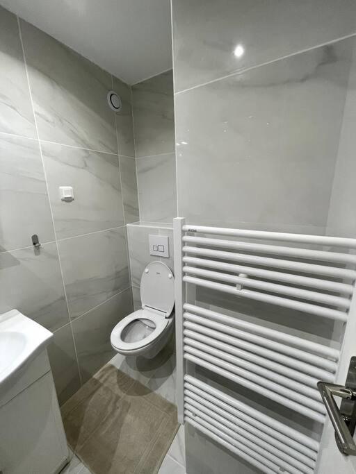 Appartement Cosy Et Moderne Proche De Disneyland Bussy-Saint-Georges Ruang foto